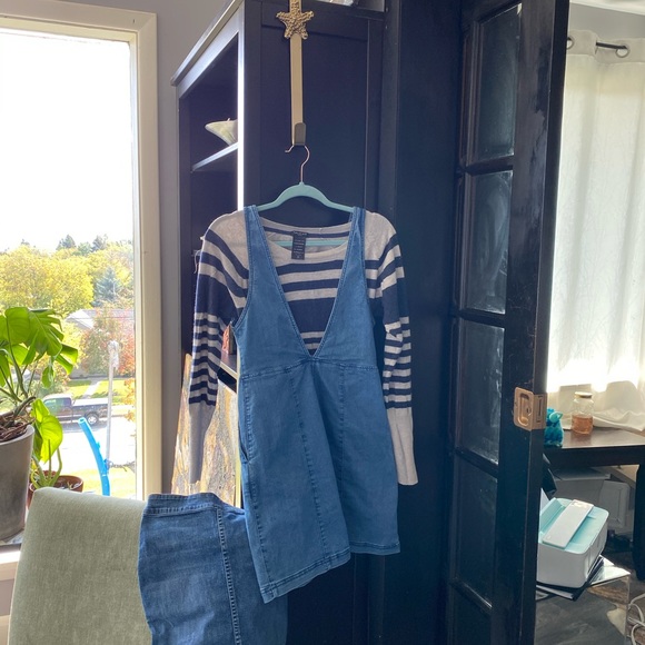 H&M mid length jean overall dress!!! - Picture 4 of 4